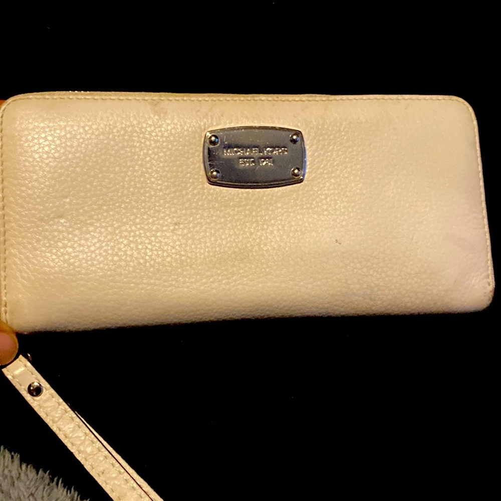 EUC Michael Kors wallet